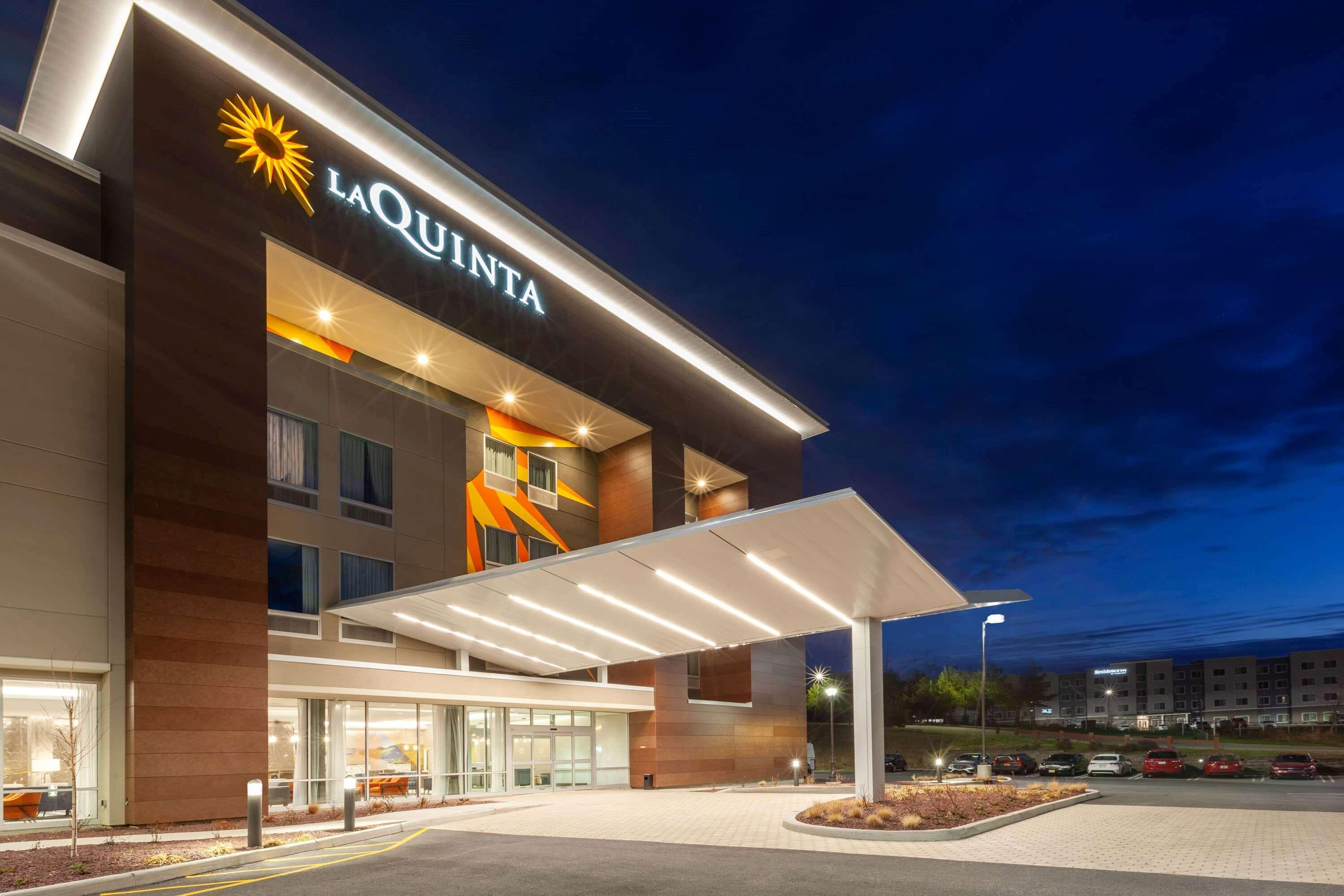 La Quinta Inn & Suites By Wyndham Мидлтаун Экстерьер фото